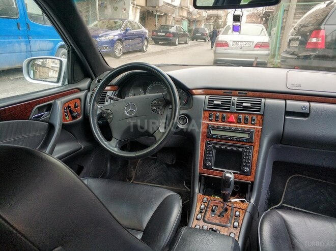 Mercedes E 320 1999, 241,000 km - 3.2 l - Bakı