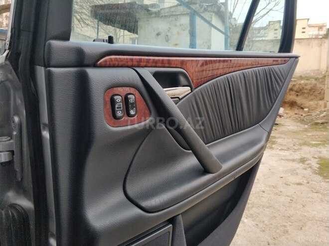 Mercedes E 320 1999, 241,000 km - 3.2 l - Bakı