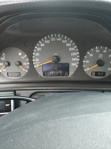 Mercedes E 320 1999, 241,000 km - 3.2 l - Bakı
