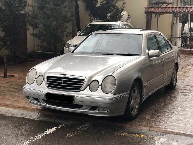 Mercedes E 270 2001, 260,000 km - 2.7 л - Bakı