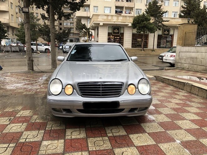 Mercedes E 270 2001, 260,000 km - 2.7 л - Bakı