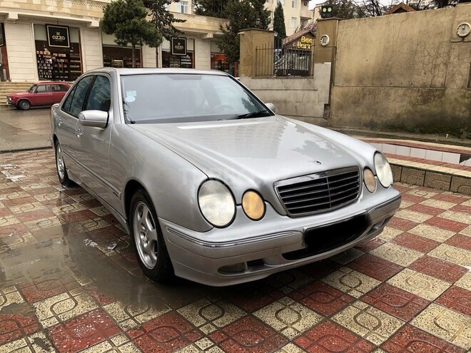 Mercedes E 270 2001, 260,000 km - 2.7 л - Bakı