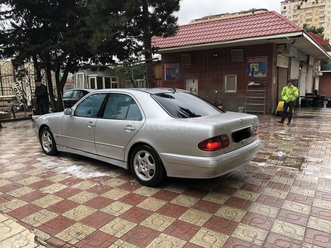 Mercedes E 270 2001, 260,000 km - 2.7 л - Bakı