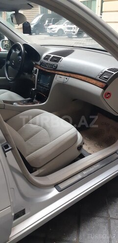 Mercedes E 240 2002, 332,000 km - 2.6 л - Bakı