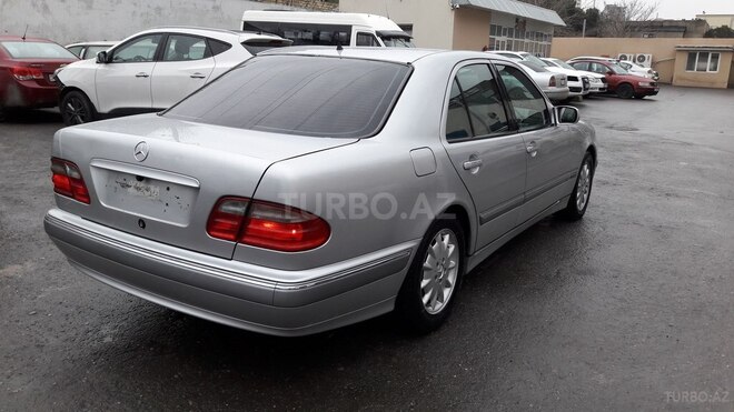 Mercedes E 270 2001, 234,581 km - 2.7 л - Bakı