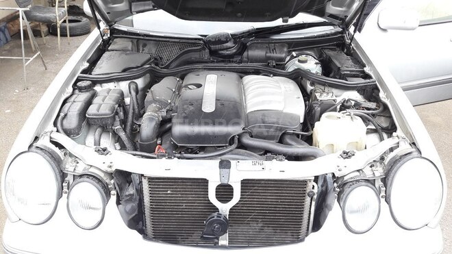 Mercedes E 270 2001, 234,581 km - 2.7 л - Bakı