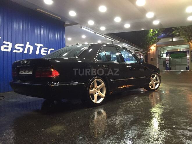 Mercedes E 240 1999, 298,000 km - 2.4 l - Bakı