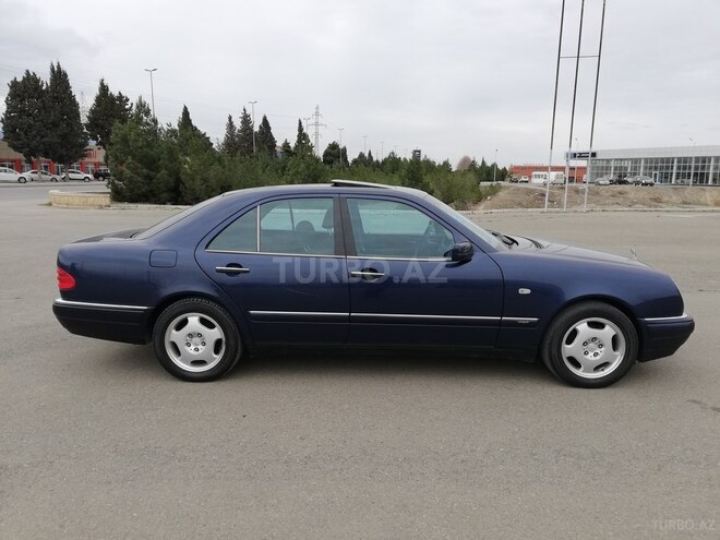 Mercedes E 200 1997, 260,000 km - 0.1 l - Gəncə