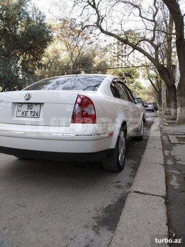 Volkswagen Passat 2003, 220,000 km - 1.8 l - Gəncə