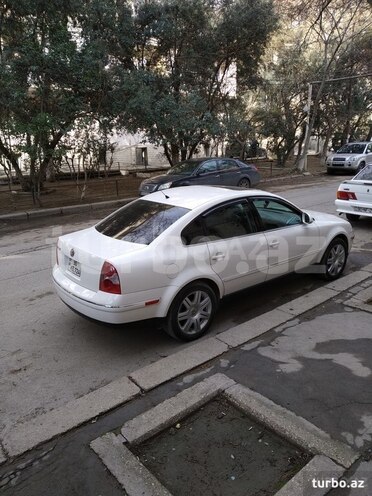 Volkswagen Passat 2003, 220,000 km - 1.8 l - Gəncə