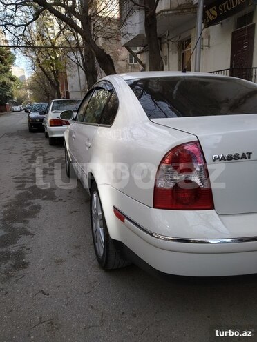 Volkswagen Passat 2003, 220,000 km - 1.8 l - Gəncə