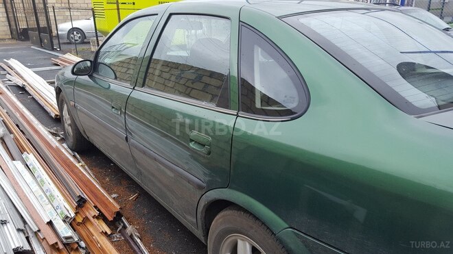 Opel Vectra 1996, 250,000 km - 2.0 l - Zaqatala