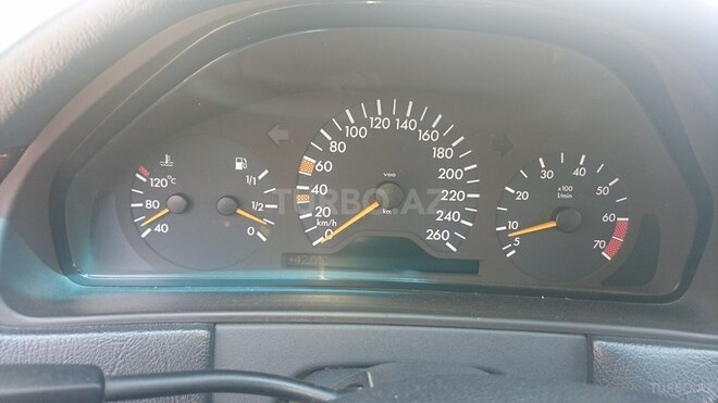 Mercedes E 280 1999, 355,600 km - 2.8 l - Bakı