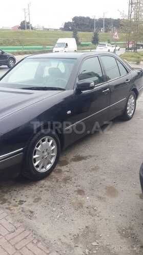 Mercedes E 280 1999, 355,600 km - 2.8 l - Bakı