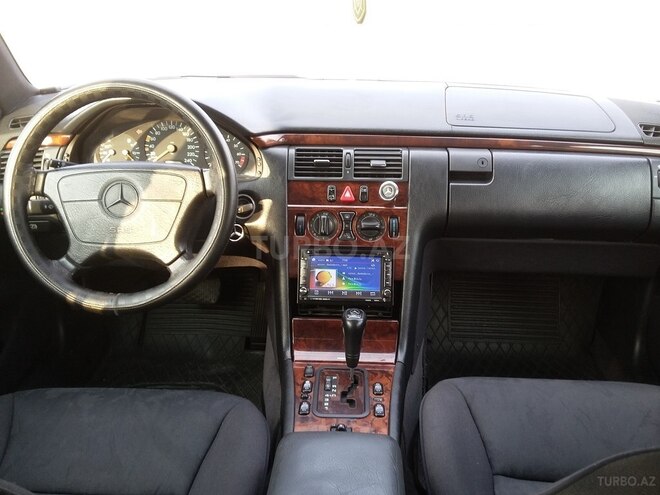 Mercedes E 240 1998, 262,000 km - 2.4 l - Bakı