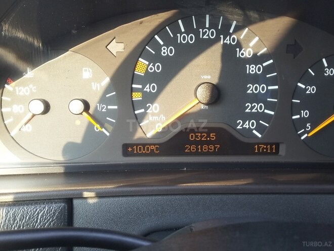 Mercedes E 240 1998, 262,000 km - 2.4 l - Bakı