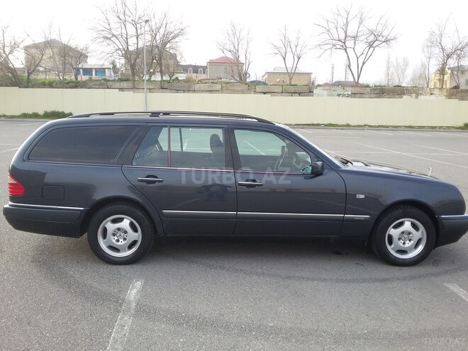 Mercedes E 240 1998, 262,000 km - 2.4 l - Bakı