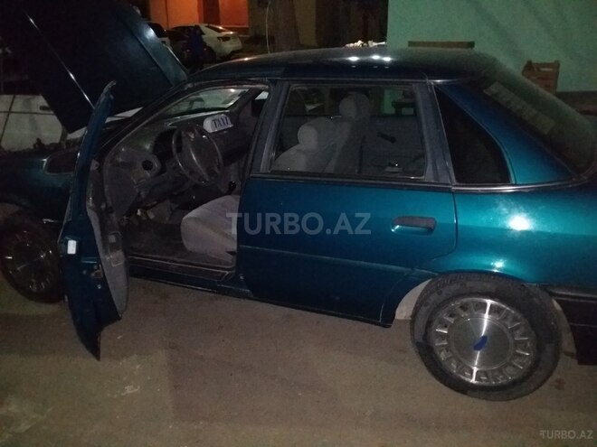 Ford  1995, 199,386 km - 2.0 л - Bakı