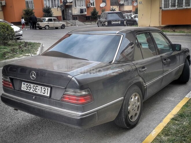 Mercedes E 200 1993, 300,000 km - 2.0 l - Bakı