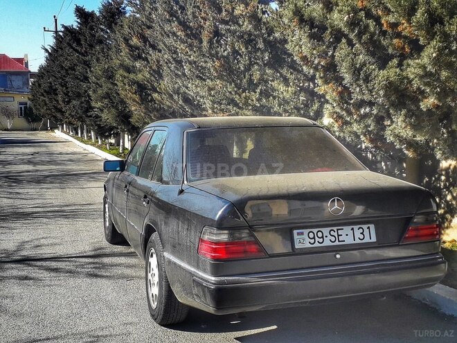 Mercedes E 200 1993, 300,000 km - 2.0 l - Bakı