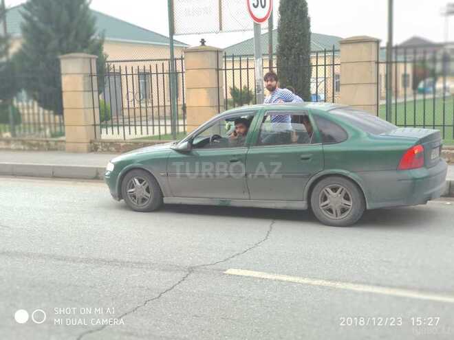 Opel Vectra 1995, 225,380 km - 1.8 l - Bakı