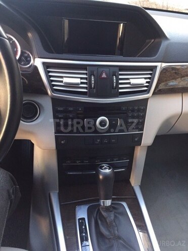 Mercedes E 220 2011, 98,000 km - 2.2 l - Bakı