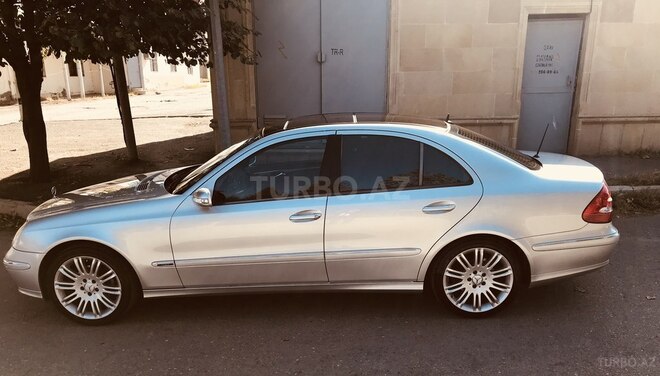 Mercedes E 240 2002, 259,000 km - 2.6 л - Gəncə