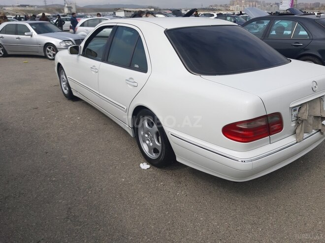 Mercedes E 240 2001, 218,000 km - 2.6 l - Bakı