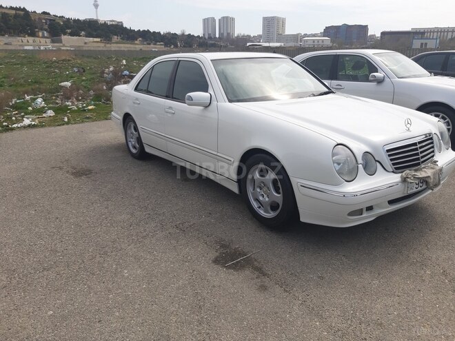 Mercedes E 240 2001, 218,000 km - 2.6 l - Bakı