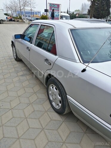Mercedes E 200 1993, 644,956 km - 2.0 l - Masallı