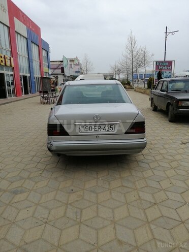 Mercedes E 200 1993, 644,956 km - 2.0 l - Masallı