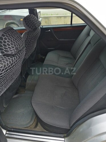 Mercedes E 200 1993, 644,956 km - 2.0 l - Masallı