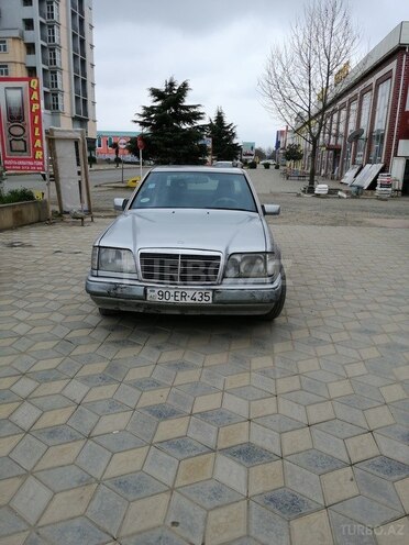 Mercedes E 200 1993, 644,956 km - 2.0 l - Masallı