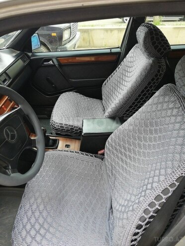 Mercedes E 200 1993, 644,956 km - 2.0 l - Masallı