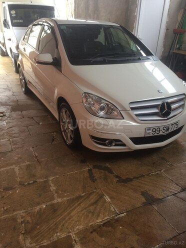 Mercedes B 180 2010, 49,000 km - 1.8 l - Bakı