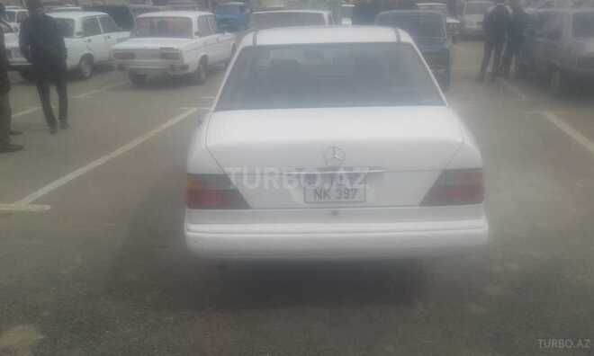 Mercedes E 200 1988, 121,112 km - 2.0 l - Lənkəran