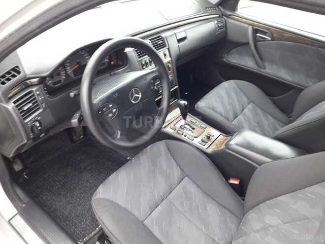Mercedes E 220 2000, 298 km - 2.2 l - Gəncə