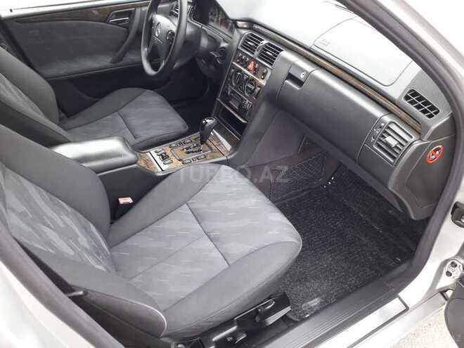 Mercedes E 220 2000, 298 km - 2.2 l - Gəncə