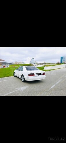 Mercedes E 220 2001, 368 km - 2.2 l - Bakı