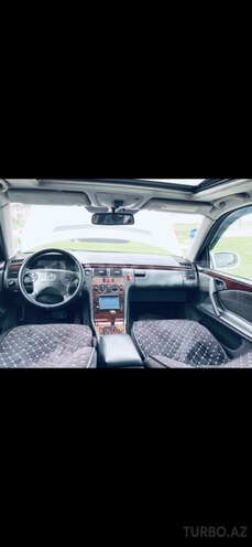 Mercedes E 220 2001, 368 km - 2.2 l - Bakı