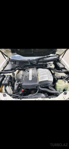Mercedes E 220 2001, 368 km - 2.2 l - Bakı