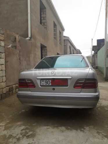 Mercedes E 220 2001, 320,954 km - 2.2 l - Bakı