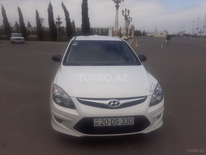 Hyundai i30 2011, 215,000 km - 1.6 л - Gəncə