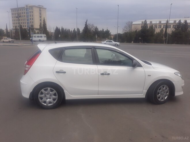 Hyundai i30 2011, 215,000 km - 1.6 л - Gəncə