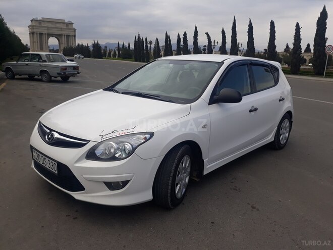 Hyundai i30 2011, 215,000 km - 1.6 л - Gəncə