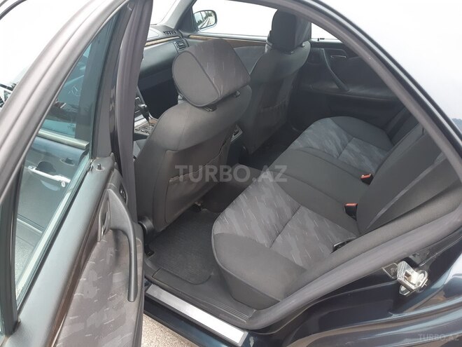 Mercedes E 280 2001, 234,000 km - 2.8 l - Ağdaş