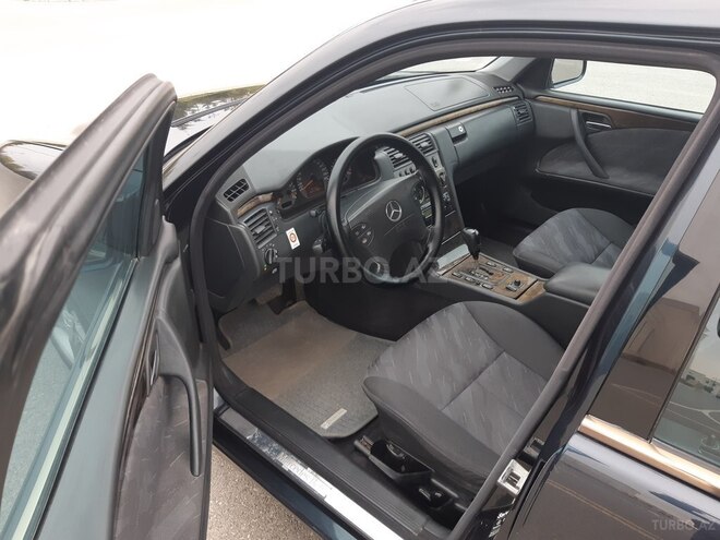 Mercedes E 280 2001, 234,000 km - 2.8 l - Ağdaş