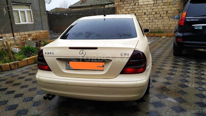 Mercedes E 220 2004, 330,000 km - 2.2 л - Salyan