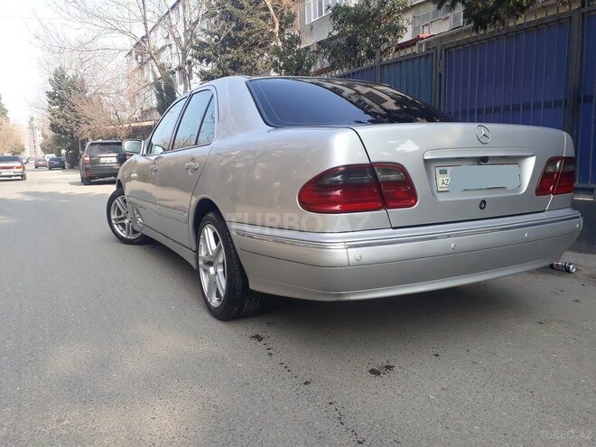 Mercedes E 220 2002, 279,000 km - 2.2 l - Bakı