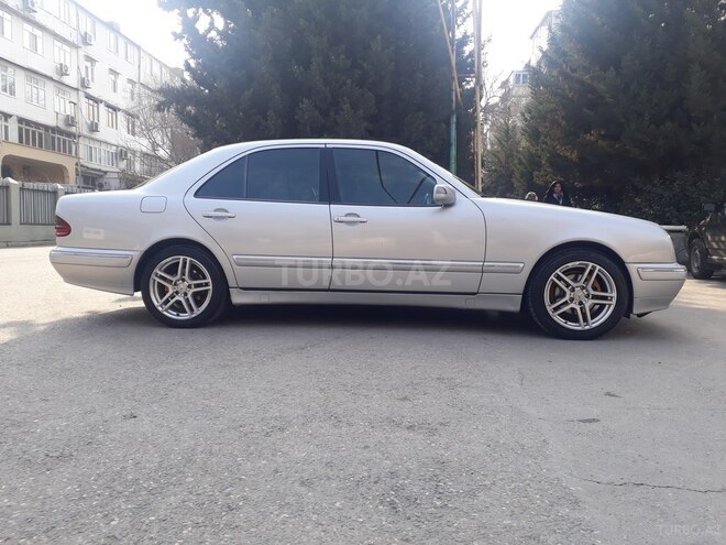 Mercedes E 220 2002, 279,000 km - 2.2 l - Bakı